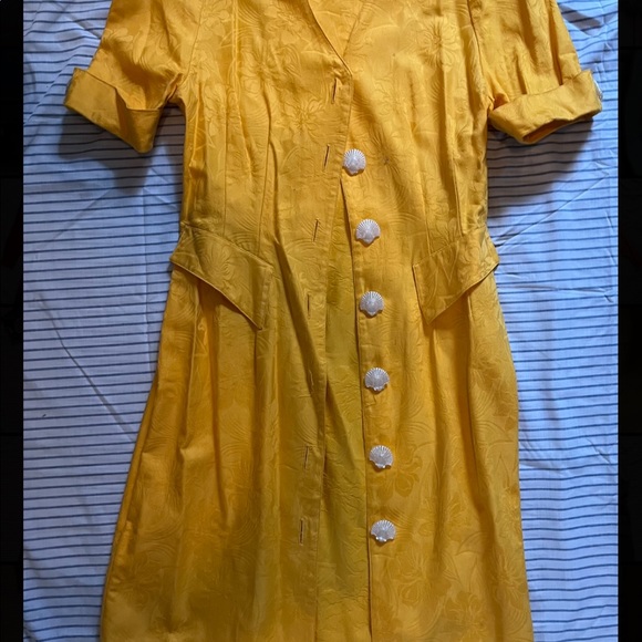 Vintage Jac Dale Yellow Flower-Print Dress with Seashell Buttons - Picture 2 of 5